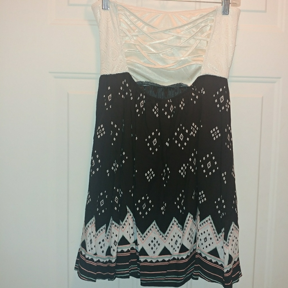 SFS • NWT •  Empyre • White Aztec Print Strapless Srrappy Back Dress Large Black - Picture 4 of 8
